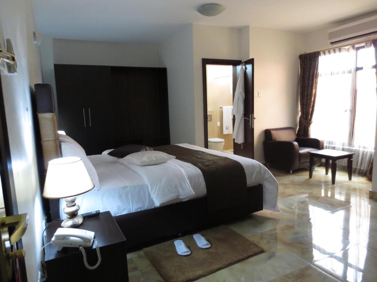 Airport Plaza Hotel Djouba Extérieur photo