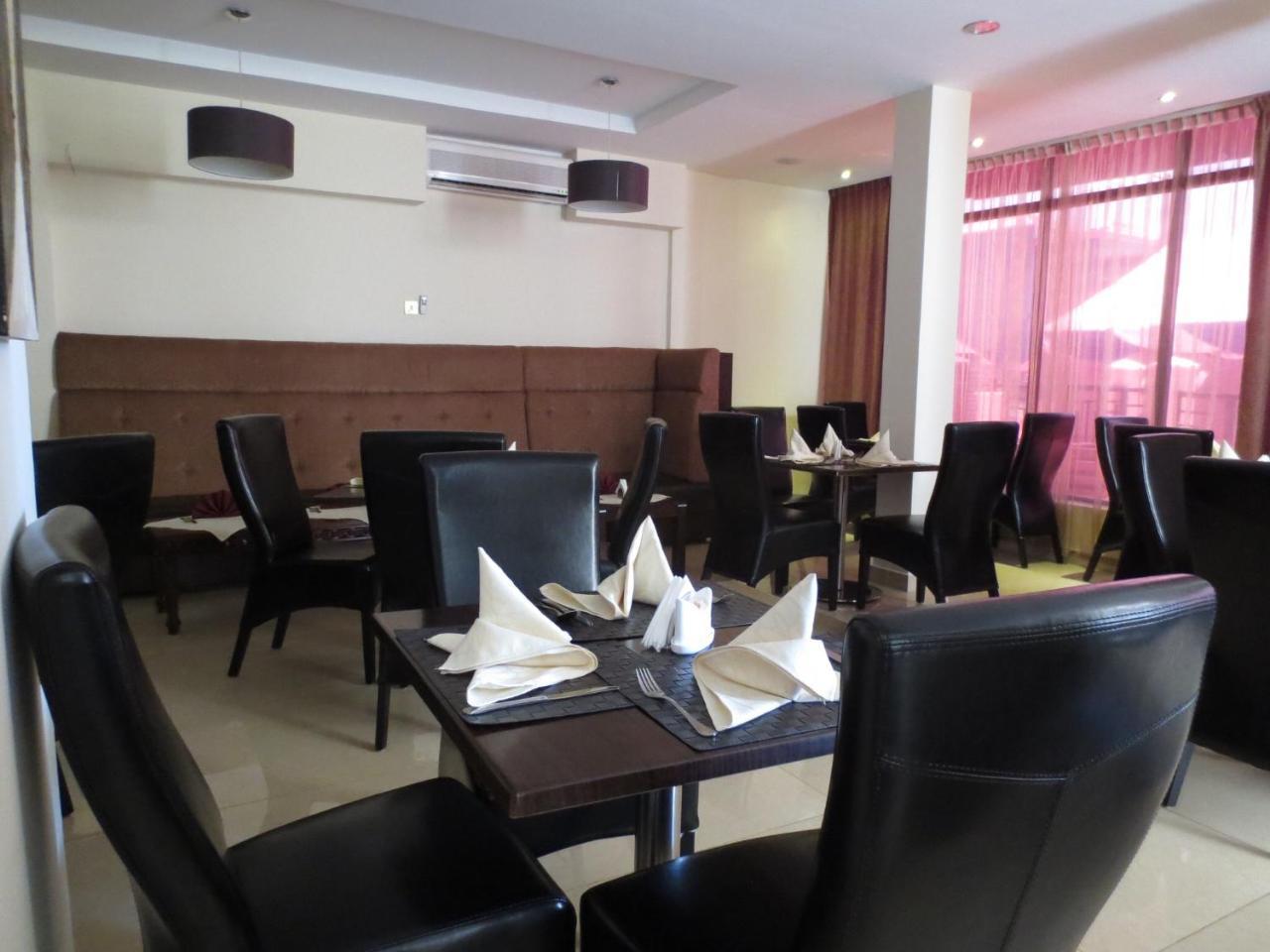 Airport Plaza Hotel Djouba Extérieur photo