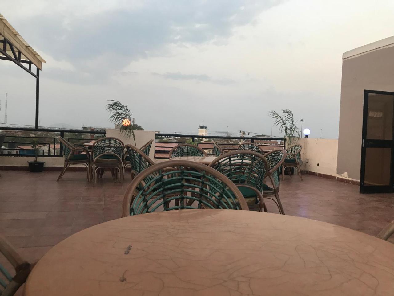 Airport Plaza Hotel Djouba Extérieur photo